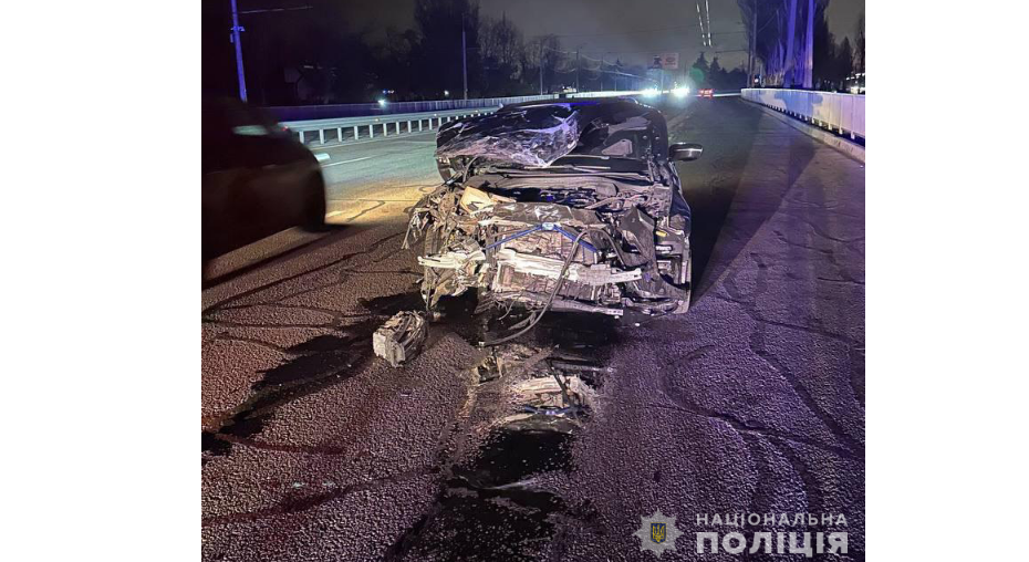 В Днепре водитель BMW возле остановки транспорта устроил смертельное ДТП – погиб 10-летний ребенок