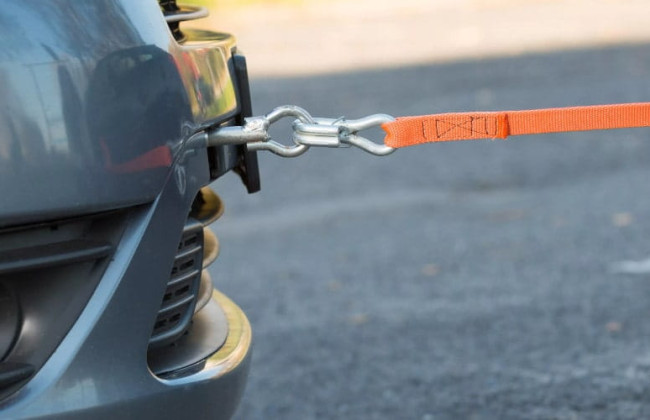 В Патрульной полиции Киева напомнили водителям правила буксировки