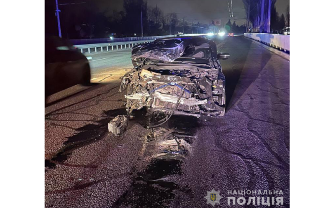 В Днепре водитель BMW возле остановки транспорта устроил смертельное ДТП – погиб 10-летний ребенок