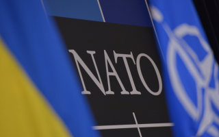 Против приглашения Украины в НАТО до сих пор выступают семь стран, — Le Monde