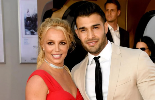 Бритни Спирс официально развелась с Сэмом Асгари через полтора года после их разрыва