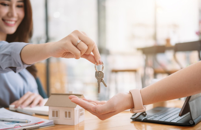 Налоговики напомнили порядок уплаты НДФЛ с доходов от предоставления в аренду недвижимости