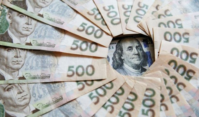 Темпы девальвации гривны против доллара ускорились — Гетманцев объяснил ситуацию с курсом валют