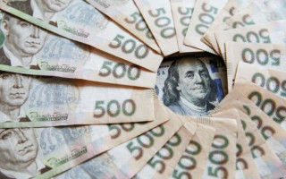 Темпи девальвації гривні проти долара пришвидшились — Гетманцев пояснив ситуацію з курсом валют