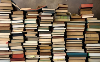 Кабмін затвердив програму сертифікати на купівлю книжок для молоді