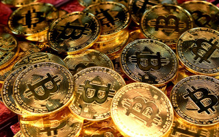 Bitcoin впервые в истории преодолел отметку $100 тысяч