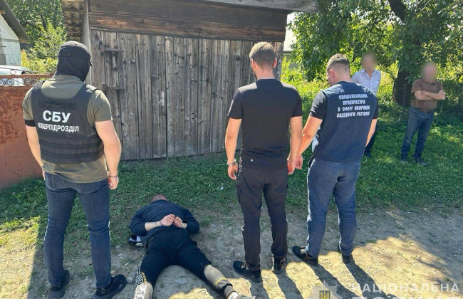 На Закарпатье разоблачили мошенника, который за $18 тысяч на принтере печатал документы для уклонения от мобилизации