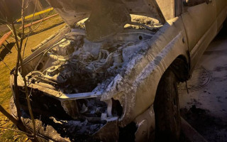 У Києві затримали чоловіка, який за 1000 доларів спалив позашляховик військового — фото