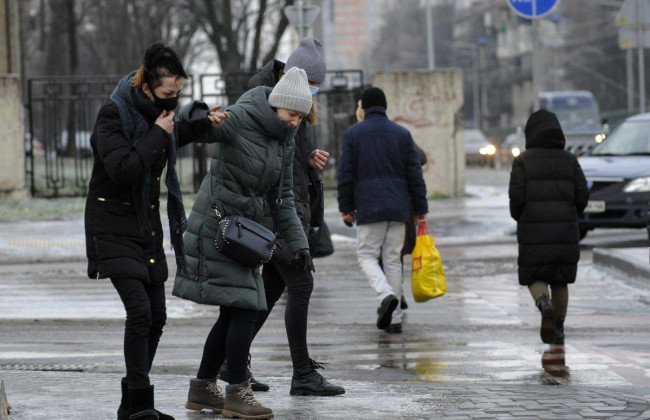 В Киеве до конца суток 6 декабря на дорогах сохранится гололедица