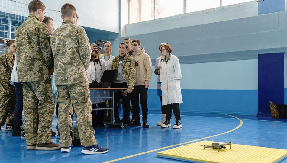 Початкову загальновійськову підготовку будуть проходити громадяни, незалежно від статі, які здобувають профільну середню освіту – Кабмін затвердив порядок