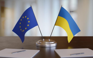 Ані Єврокомісія, ані ЄС не несуть жодної відповідальності та не зобов’язані здійснювати виплати у разі відсутності ресурсів – що передбачає ратифікована Угода про кредитний механізм для України