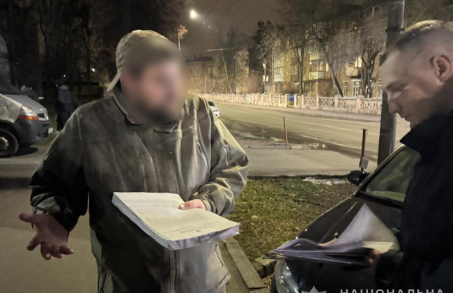 У военного блогера, подозреваемого в мошенничестве, во время обыска нашли гранату и патроны