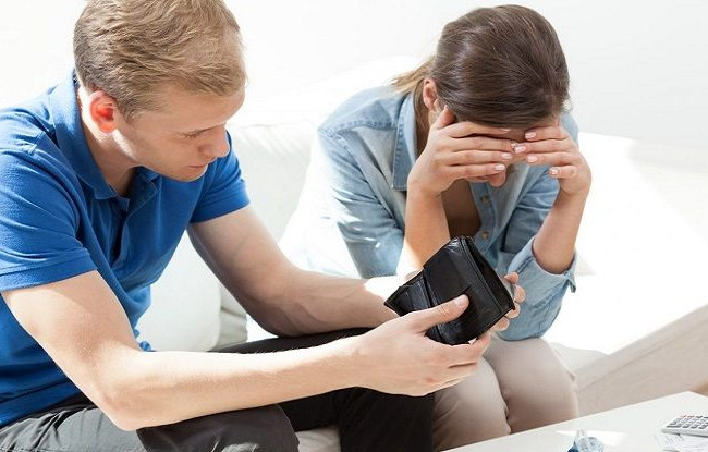 У поліції пояснили, що таке економічне насильство та які його ознаки