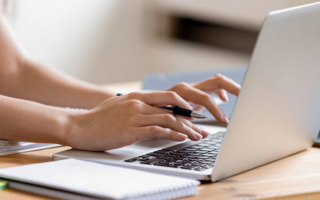 Чи є фіксованим робоче місце працівника при надомній роботі