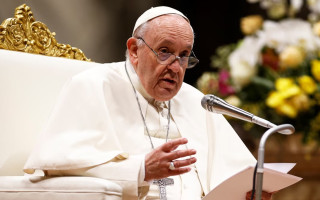 Папа Римский к Рождеству призвал прекратить огонь на всех фронтах мира