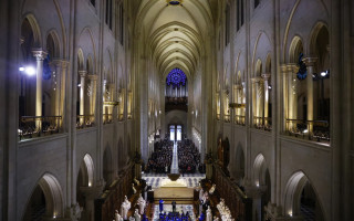 Нотр-Дам принял первую мессу после пожара 2019 года