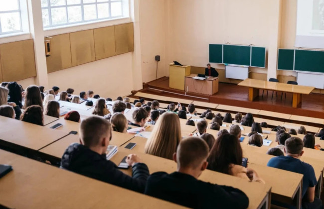 Учебные заведения освободят от обязанности подавать в ТЦК данные о призывниках, а отсрочки будут выдаваться еще одним органом – Рада одобрила законопроект