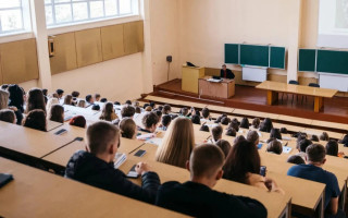 Навчальні заклади звільнять від обов’язку подавати до ТЦК дані про призовників, а відстрочки видаватиме ще один орган – Рада схвалила законопроект