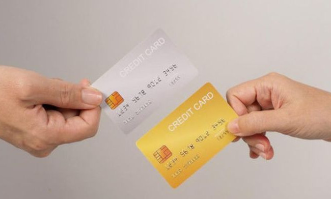 Банки планируют ужесточить ограничения переводов с карты на карту — СМИ