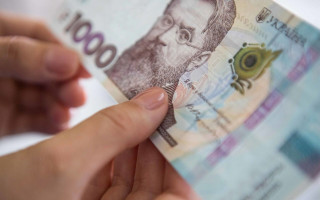 Кто из работников в Украине получает самую большую зарплату – Госстат обнародовал рейтинг