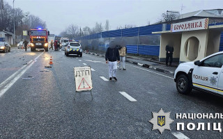 На Київщині загинув водій легковика, який під час обгону зіткнувся з автобусом