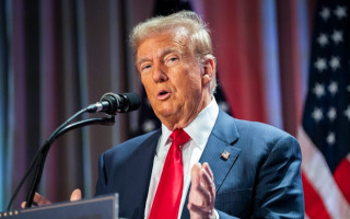 Не прийму жодного цента, — Дональд Трамп пообіцяв відмовитись від президентської зарплати та пенсії
