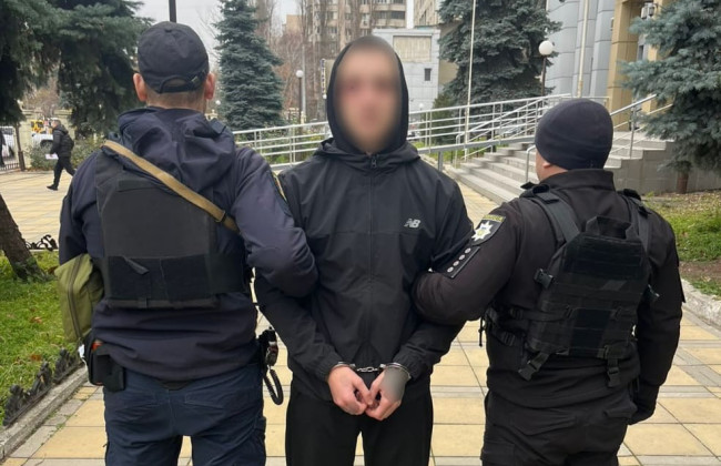 В Одессе двое черкасчан с ножом напали на мужчину и угнали авто