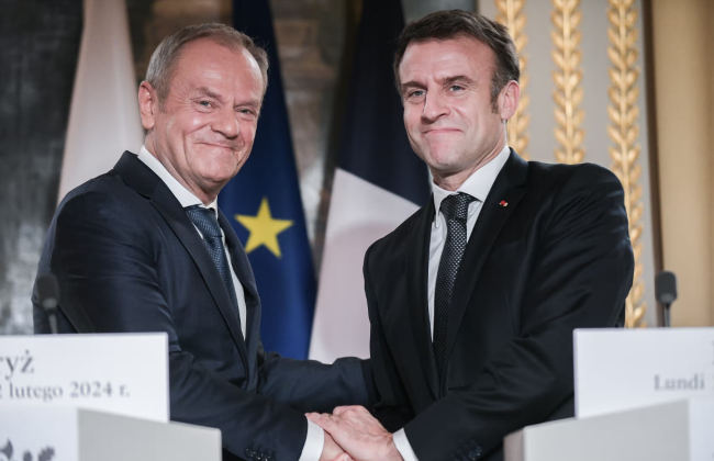 Макрон и Туск обсудят возможное размещение миротворцев в Украине — Politico