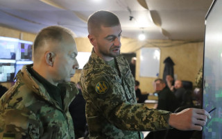 На Покровському напрямку тривають жорсткі бої, РФ кидає всі наявні сили — Головнокомандувач ЗСУ Сирський