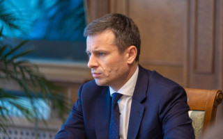 Україна зможе воювати без допомоги США принаймні до середини 2025 року — Сергій Марченко