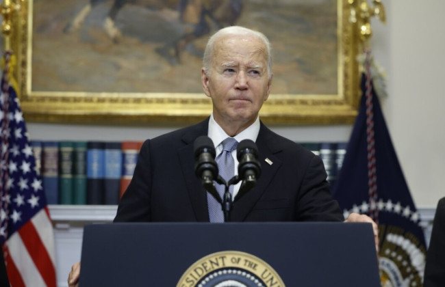 Джо Байден оголосив про помилування 39 осіб та пом'якшення вироків майже 1500 ув'язненим