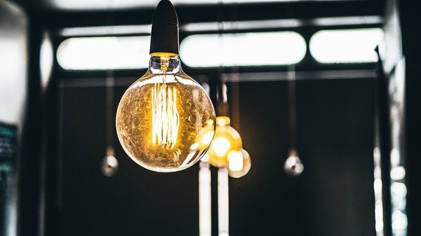У західних областях України скасували графіки відключень світла