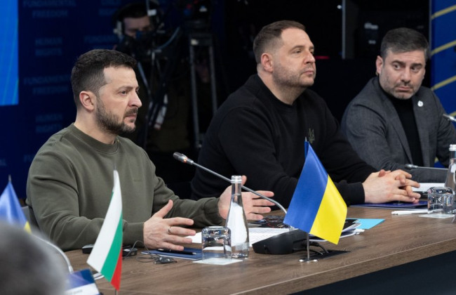 Украина пока недостаточно сильна, чтобы начинать какие-то переговоры с РФ – Ермак