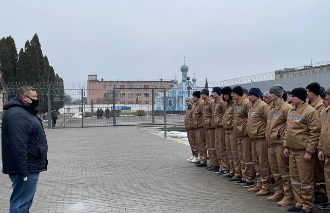 Адміністрації колоній зобов’яжуть при накладенні стягнення не пізніше 24 годин надати засудженому можливість повідомити про це захисника