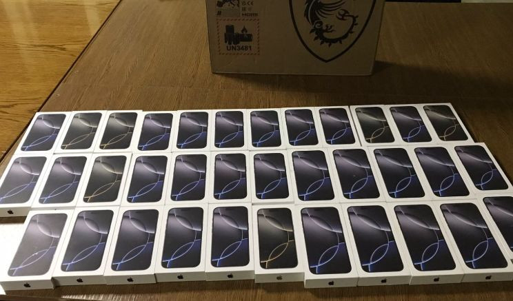 В Україну намагались ввезти партію незадекларованих iPhone 14, 15 та 16 Pro Max