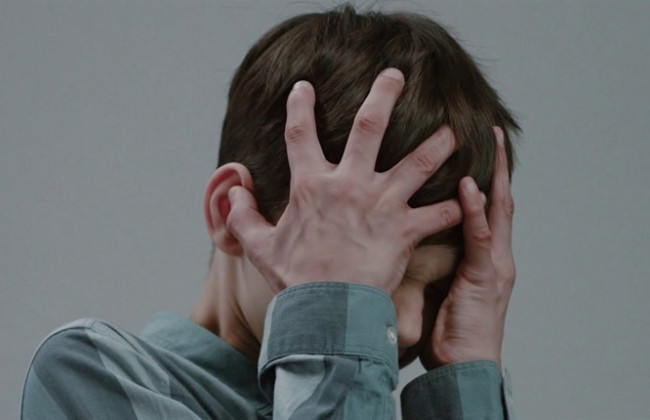 В Хмельницкой области судили мужчину, избившего 12-летнего пасынка металлическим прутом