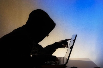 Мошенники обманули 71-летнего мужчину на 53 тысячи гривен, обещая выплату 1000 гривен от государства