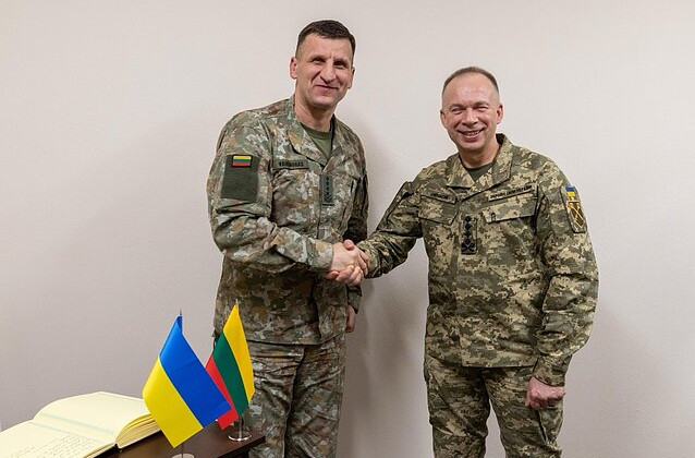 Литва продолжит обучение украинских инструкторов и окажет медицинскую помощь раненым