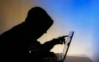 Шахраї ошукали 71-річного чоловіка на 53 тисячі гривень, обіцяючи виплату 1000 гривень від держави