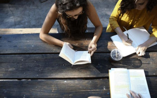 В Украине заработала программа єКнига — 18-летним гражданам дадут 908 грн на книги