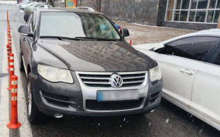 У Києві покарали водія позашляховика, який заблокував проїзд іншим автомобілям