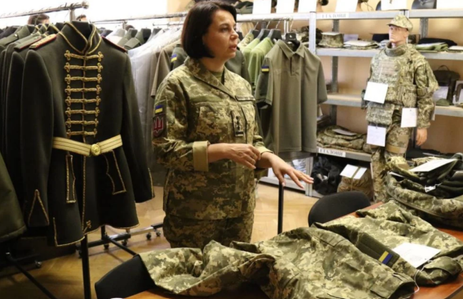 В Армія+ Міноборони запустило опитування про жіночу та чоловічу форми