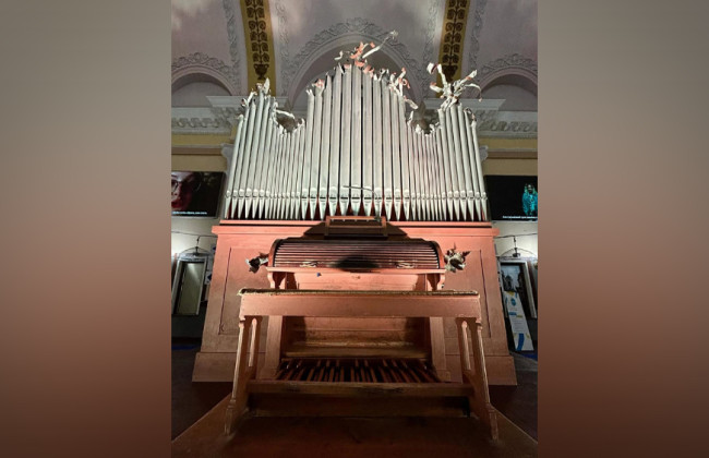 Обломки смерти стали музыкой – на львовском вокзале установили необычный орган