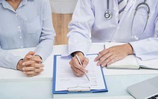 Нужно ли сообщать ПФУ о выплате средств по больничным своим работникам