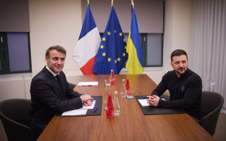 Зеленський у Брюсселі обговорив з Макроном можливість відправки миротворців в Україну