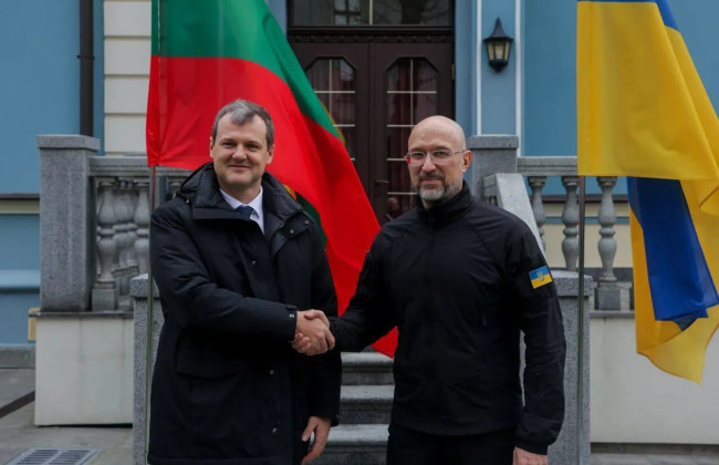 Если Киев захочет сесть за стол переговоров, это должно быть только после победы Украины — премьер Литвы Палуцкас