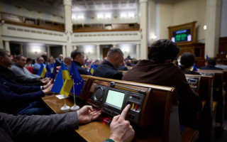 Закон про скасування підвищення податків «заднім числом» не підписано, тож чинним лишається закон про підвищення з 1 жовтня