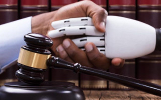 Верховный суд Иллинойса разрешил судьям и адвокатам использовать ИИ, но есть условия