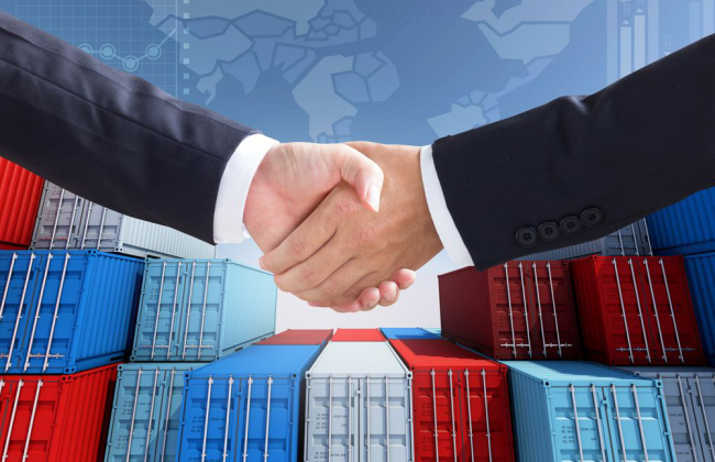 Как избежать проблем с таможенным оформлением на праздники, – детали