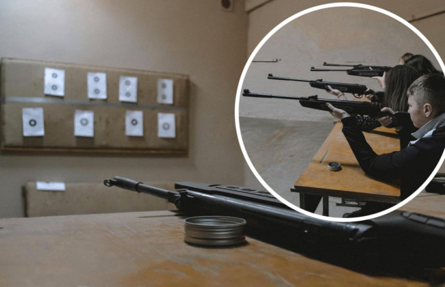 У школах Польщі дітей вчать стріляти та надавати першу допомогу — все через російську загрозу